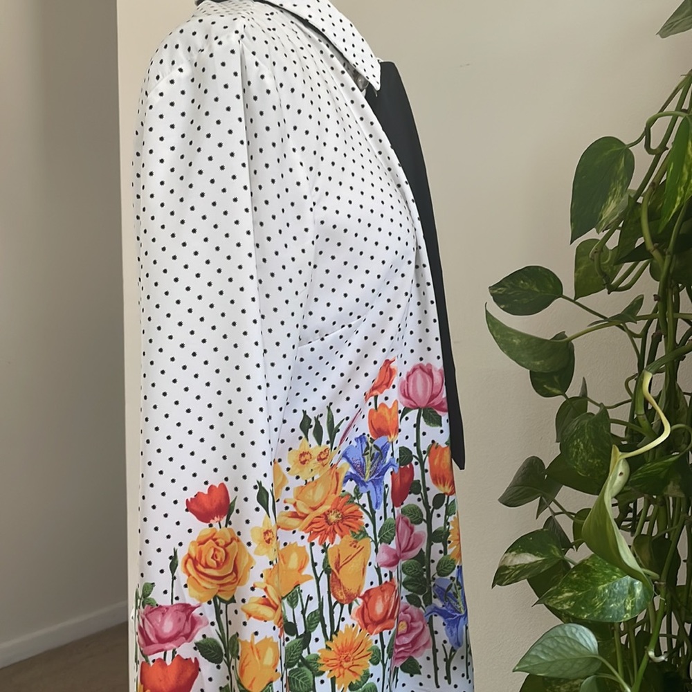 Bow tie blouse with a polka dot and flower design - Picture 8 of 8